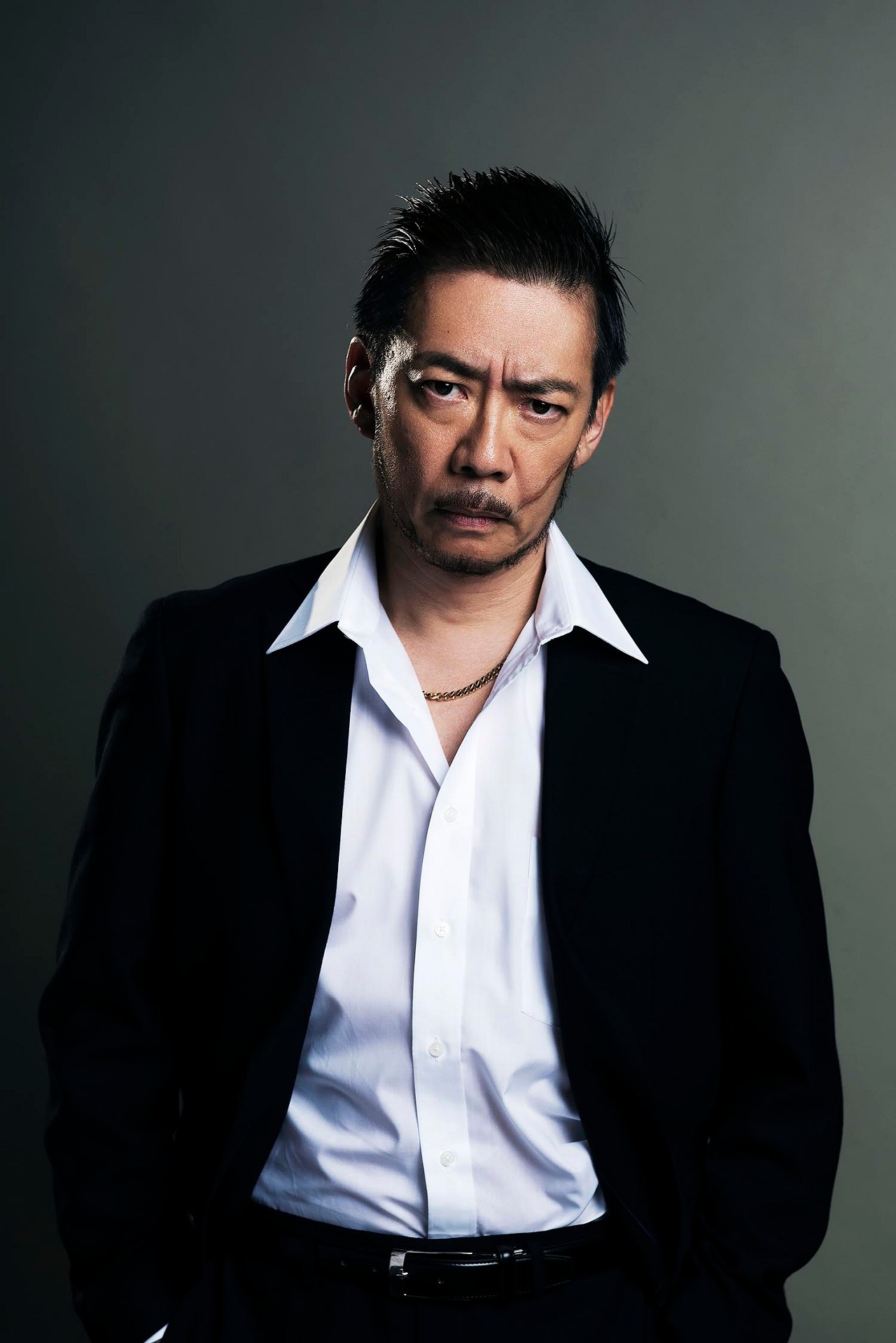 生瀬勝久演じる柳刃竜一。