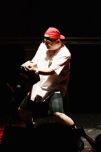 斉藤伸也（Vo, GAYA, Programming）（撮影：山川哲矢）