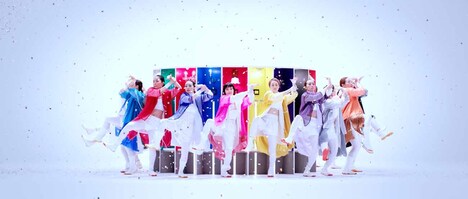 「COLORHOLIC」コラボレーション映像のワンシーン。