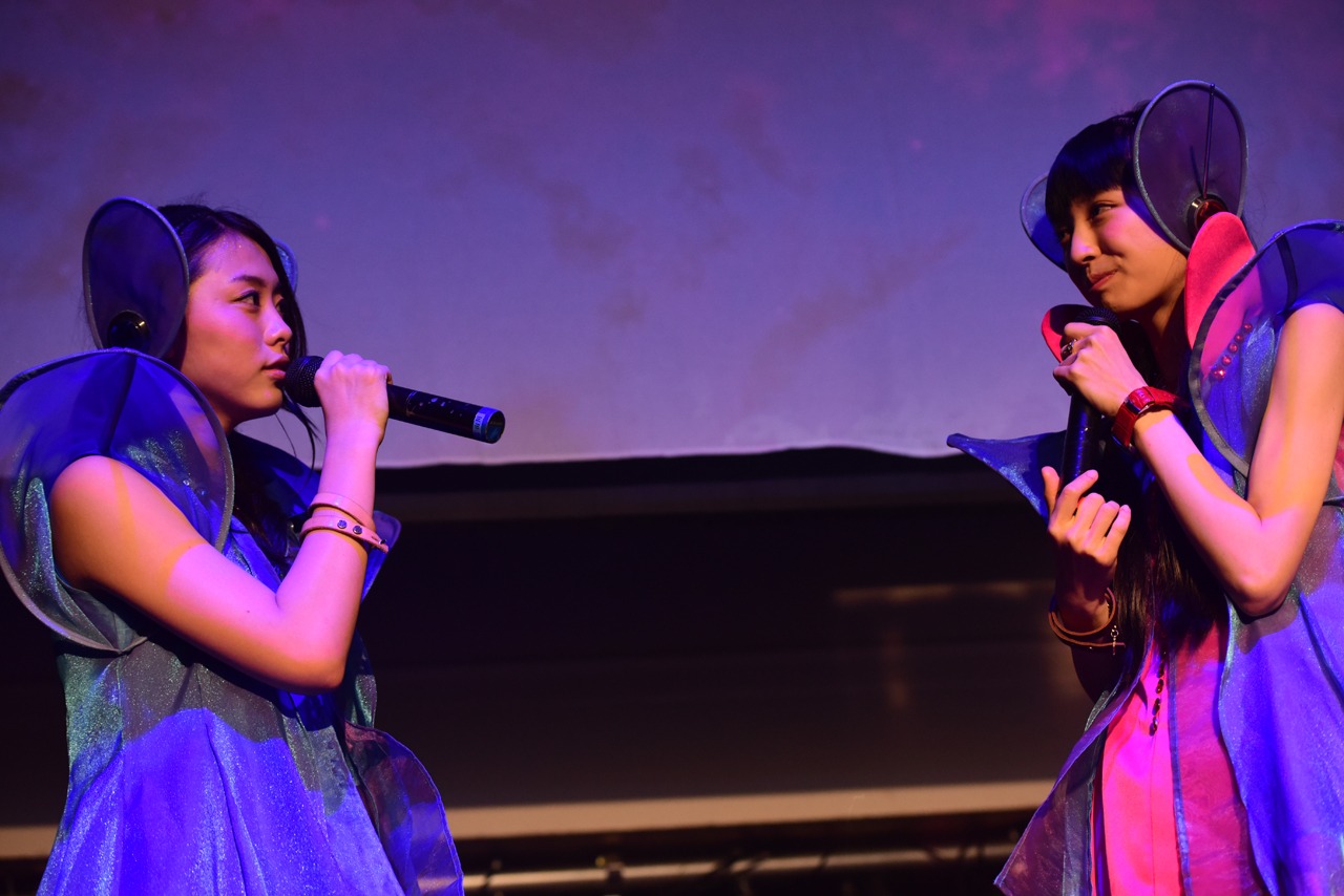 浜田彩加（右）の「タメ口事件」について語る山川二千翔（左）。