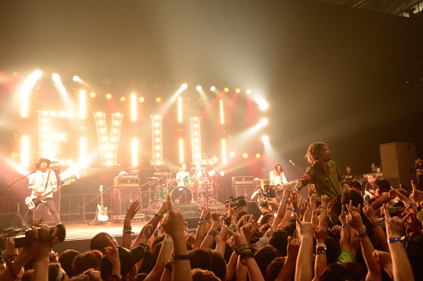 The BONEZ（Photo by Teppei Kishida）