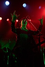 下川リオ（Vo, G / 挫・人間）（撮影：板橋淳一）