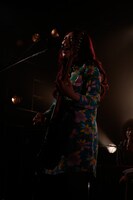 松尾レミ（Vo, G / GLIM SPANKY）（撮影：板橋淳一）