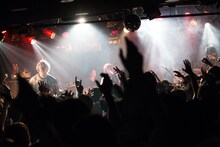 Amelie「Amelie『グッバイ＆ハロー』RELEASE TOUR 2016 FINAL」東京・Shibuya eggman公演の様子。（Photo by Junpei Hiyoshi）