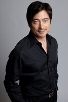 ジョン・カビラ