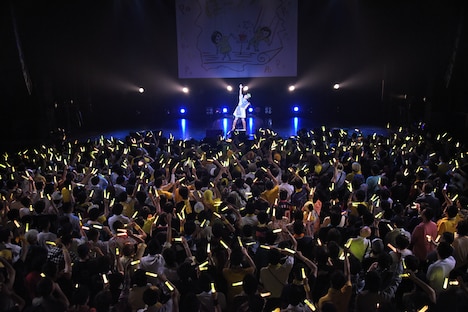 「小林歌穂生誕ソロライブ ぽーランド」の様子。