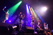 「アップアップガールズ（仮）Zepp ツアー “The Seven PARTY LIVE Alien”」Zepp Sapporo公演の様子。