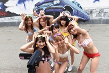 アップアップガールズ（仮）による「パーリーピーポーエイリアン」MV撮影の様子。