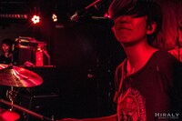 郡島陽子（Dr, Vo / UNLIMITS）