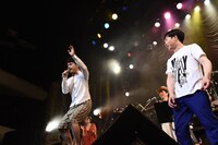 コール＆レスポンスを任せられたsugarbeans（左）。