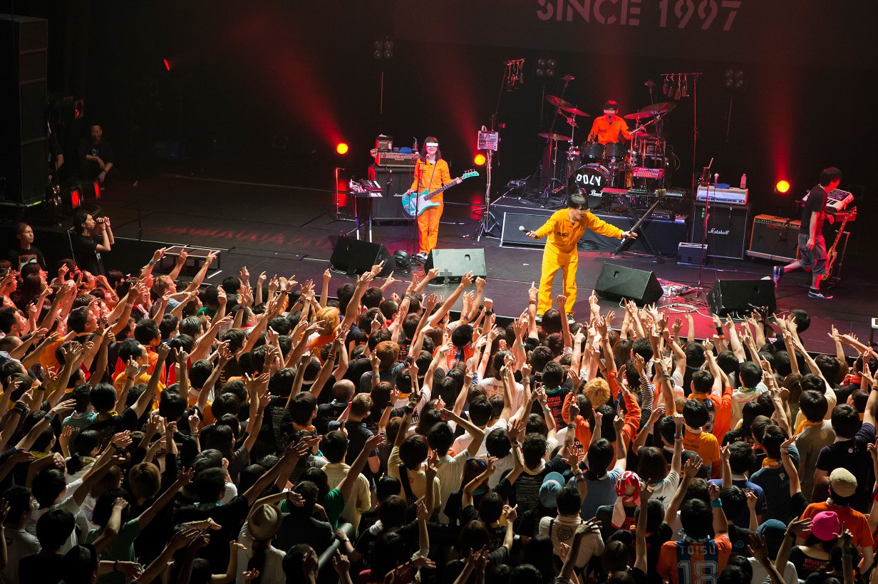 POLYSICS「TOUR 2016 ツアーでルンルン!!!」東京・ステラボール公演の様子。（撮影：緒車寿一）
