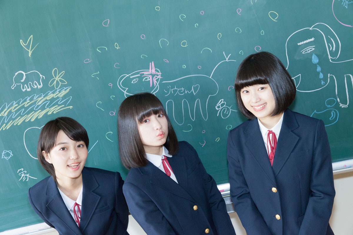 「IDOL NEWSING vol.2」ジャケット撮影の様子。