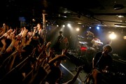 「SUPER BEAVER『27』Release Tour 2016 ～27こぶ、ラクダ～」千葉・千葉LOOK公演の様子。（Photo by Suzuki Kouhei）
