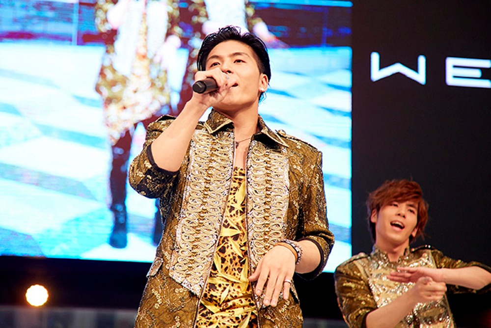 WEBERのミニライブの様子。　（撮影：渡辺綾）