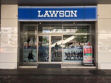 “布袋寅泰35周年アニバーサリー仕様”のローソン高崎駅西口店。