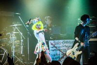 J.M.（0.8秒と衝撃。）と上田剛士。（撮影：浜野カズシ）