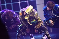 ユースケ（中央）