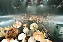 THE BACK HORN「THE BACK HORN『KYO-MEIワンマンツアー』～運命開歌～」東京・新木場STUDIO COAST公演の様子。（撮影：橋本塁［SOUND SHOOTER］）