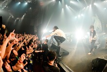 THE BACK HORN「THE BACK HORN『KYO-MEIワンマンツアー』～運命開歌～」東京・新木場STUDIO COAST公演の様子。（撮影：橋本塁［SOUND SHOOTER］）
