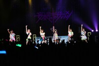 「妄想キャリブレーション1st single発売記念ライブ～ちちんぷいぷい♪～」の様子。