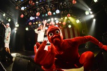 サイプレス上野とポチョムキンとダンサー。（撮影：高田梓）