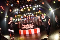 サイプレス上野とNONKEY。（撮影：高田梓）