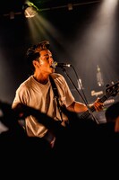 KOJI（Vo, B / SWANKY DANK）（Photo by Takashi "TAKA" Konuma）