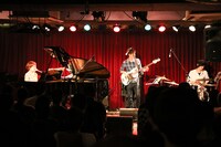 辻林美穂「ごちゃまぜ祭り」の様子。