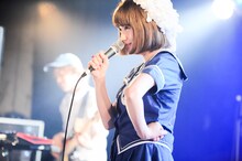 「YATSUI FESTIVAL! 2016」出演時のSHE IS SUMMER。（Photo by Yuka Ochiai）
