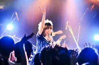 「YATSUI FESTIVAL! 2016」出演時のSHE IS SUMMER。（Photo by Yuka Ochiai）