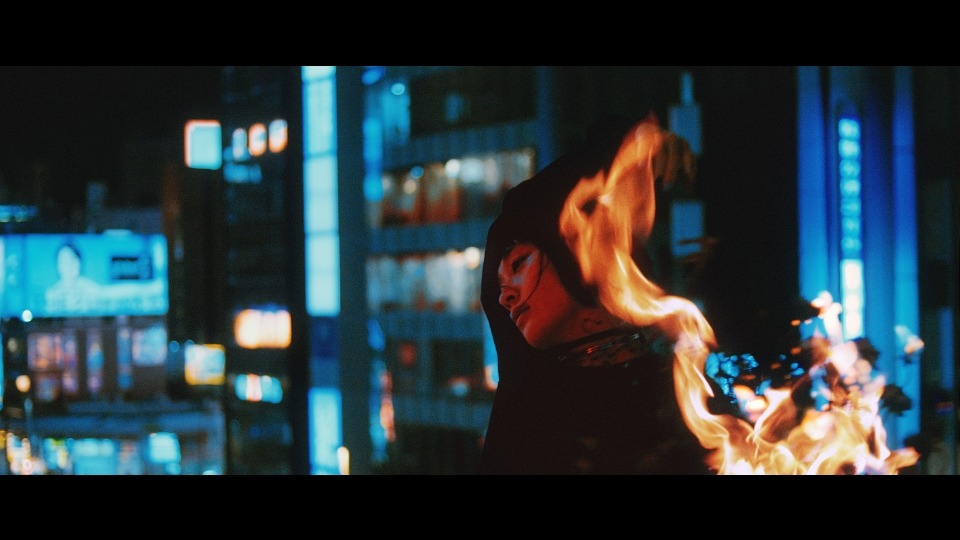 水曜日のカンパネラ「ツチノコ」ミュージックビデオのワンシーン。