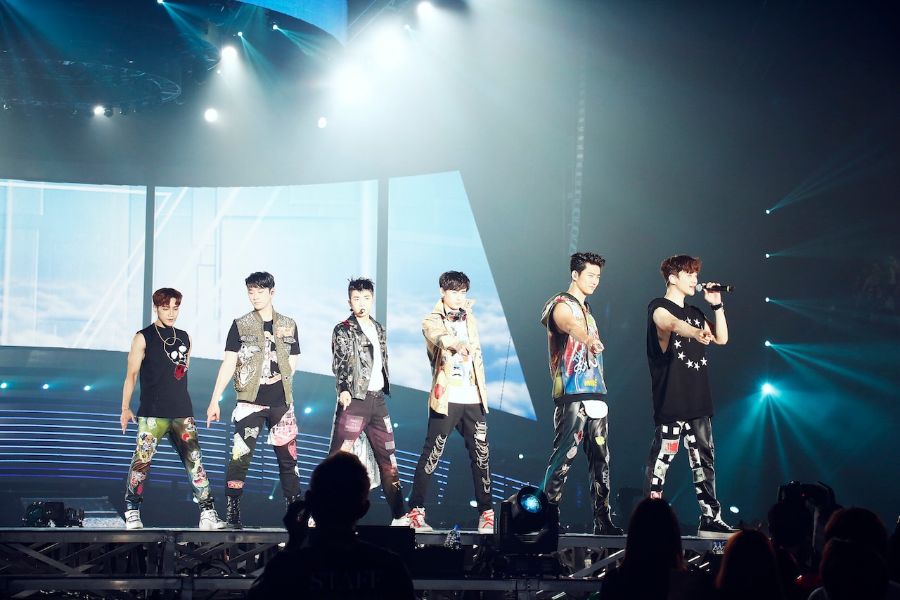 「2PM ARENA TOUR 2016 "GALAXY OF 2PM"」大阪・大阪城ホール公演の様子。（写真提供：EPICレコードジャパン）