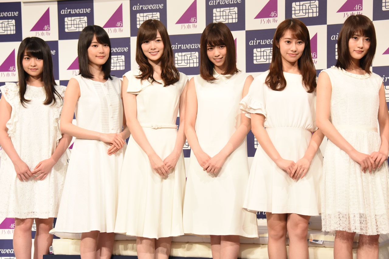 左から伊藤万理華、生田絵梨花、白石麻衣、西野七瀬、桜井玲香、若月佑美。