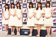 左から伊藤万理華、生田絵梨花、白石麻衣、西野七瀬、桜井玲香、若月佑美。