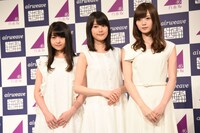 左から伊藤万理華、生田絵梨花、白石麻衣。