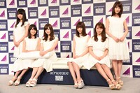 左から伊藤万理華、生田絵梨花、白石麻衣、西野七瀬、桜井玲香、若月佑美。