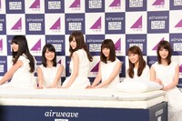 左から伊藤万理華、生田絵梨花、白石麻衣、西野七瀬、桜井玲香、若月佑美。