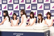 左から伊藤万理華、生田絵梨花、白石麻衣、西野七瀬、桜井玲香、若月佑美。