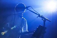 片岡健太（Vo, G）（撮影：後藤壮太郎）