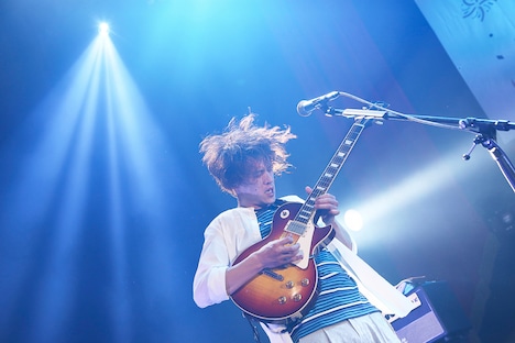 黒田隼之介（G, Cho）（撮影：後藤壮太郎）