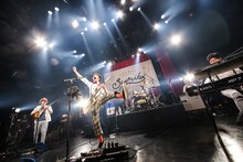sumika「『アンサーパレード』Oneman Live Tour -Answer-」東京・赤坂BLITZ公演の様子。（撮影：後藤壮太郎）
