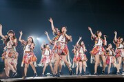 「HKT48 春のライブツアー ～サシコ・ド・ソレイユ2016～」の様子。(c)AKS