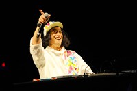 DJやついいちろう