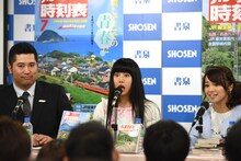 トークショー「“ぁぃぁぃ”が語る鉄道“あい”」の様子。