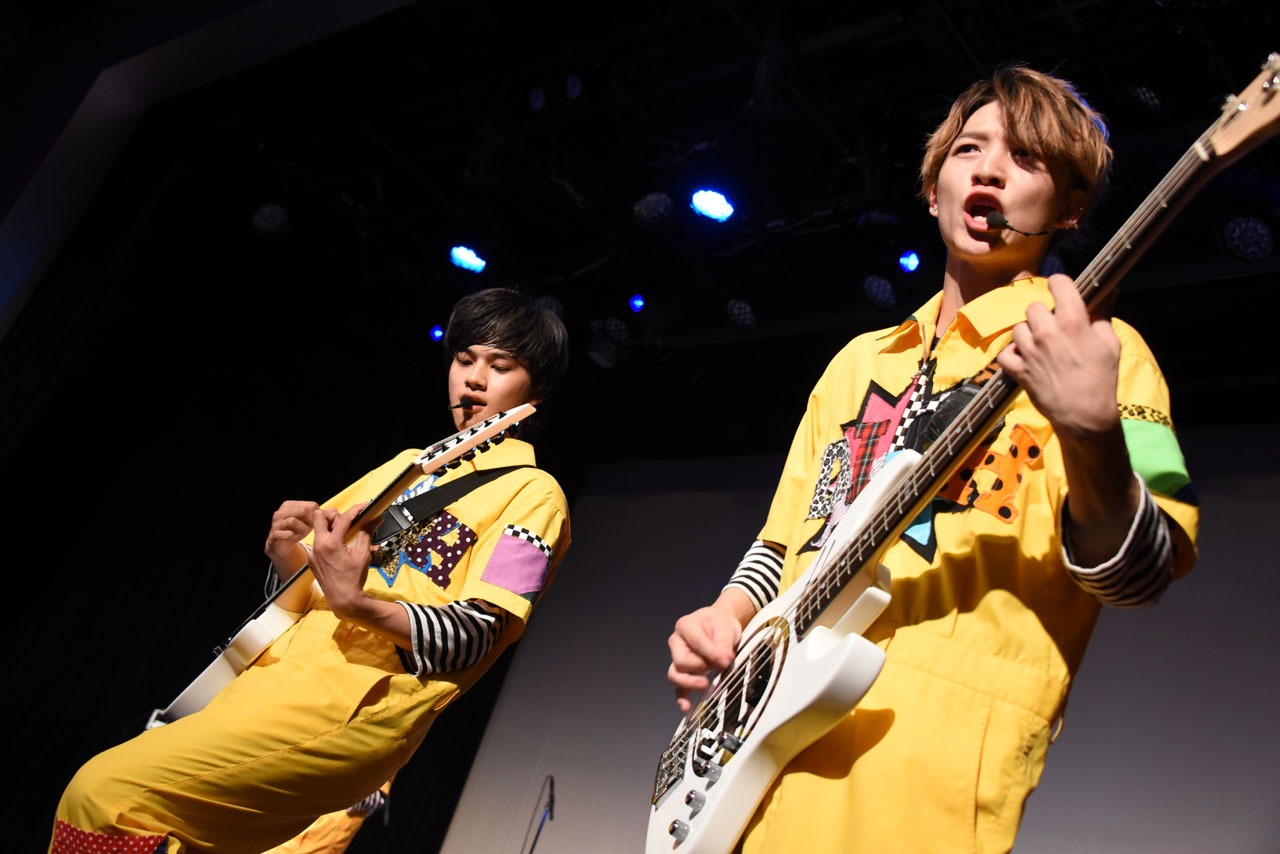 左からTAKUMI、RYUJI。