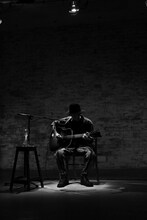 amazarashi「Premium LIVE VIEWING『世界分岐二〇一六』」の様子。（写真提供：ソニー・ミュージックアソシエイテッドレコーズ）