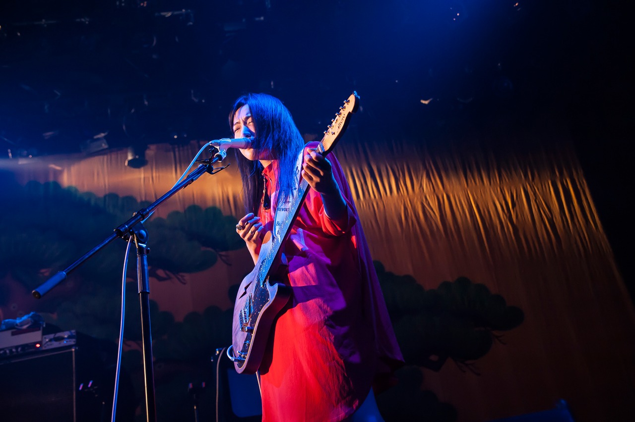 中嶋イッキュウ（Vo, G）（Photo by Ohagi）