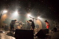 tricot「KABUKU TOUR 2016」東京・赤坂BLITZ公演の様子。（Photo by Ohagi）