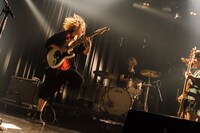 tricot「KABUKU TOUR 2016」東京・赤坂BLITZ公演の様子。（Photo by Ohagi）