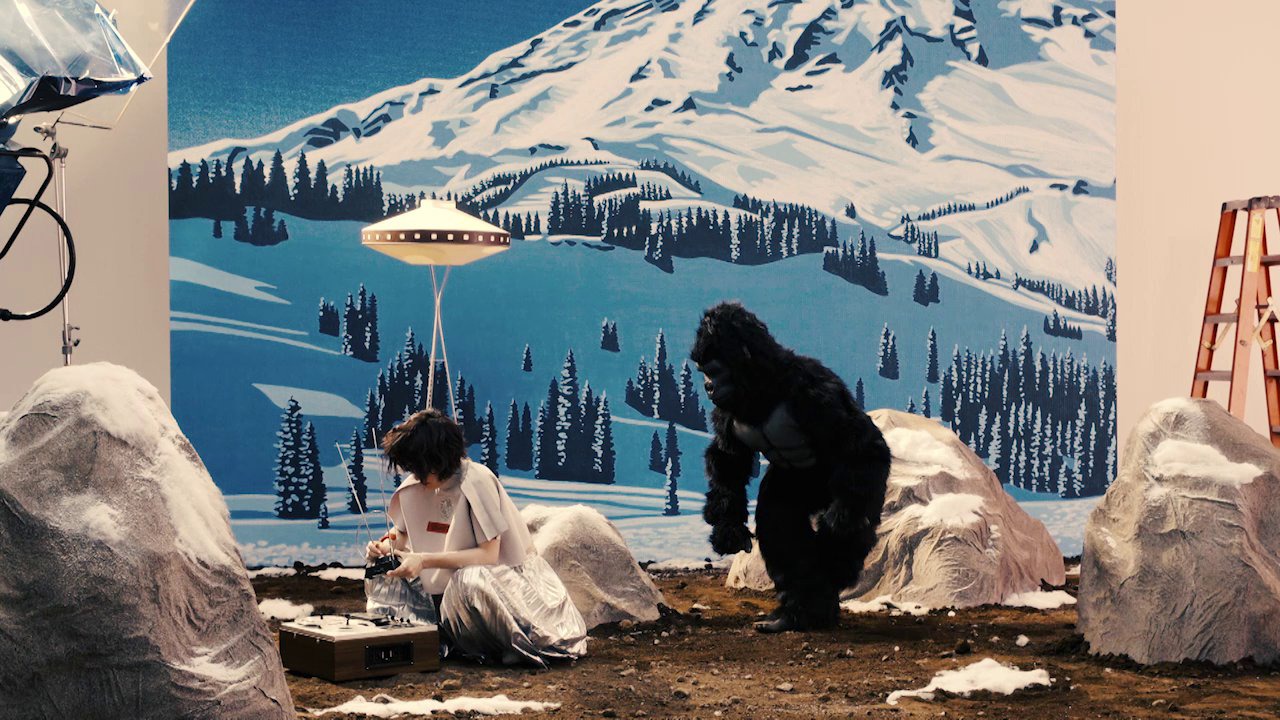 「A LONG SUNGLASSES V・A・C・A・T・I・O・N」第2弾スペシャルムービーのワンシーン。
